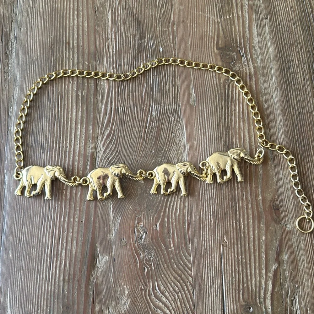 Anne Klein vintage 1980’s gold elephant shaped modern chain belt